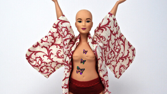 Mastectomizadas e empoderadas: artista apoia mulheres através de Barbies