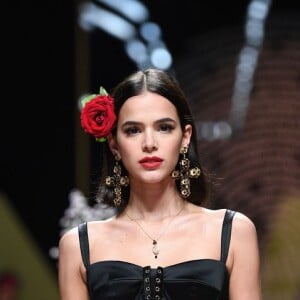 Bruna Marquezine também desfilou pela Dolce & Gabbana na Semana de Moda de Milão