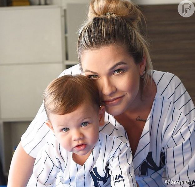 Andressa Suita Mostra Momento Fofo Cantando Para O Filho Gabriel Dormir Vídeo Purepeople 