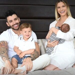 Andressa Suita e Gusttavo Lima dividem a rotina com os filhos nas redes sociais