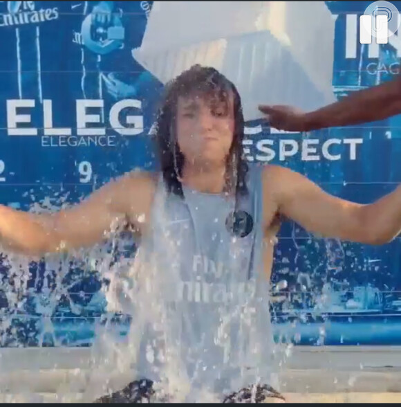 David Luiz  aceitou o desafio do balde de água com gelo