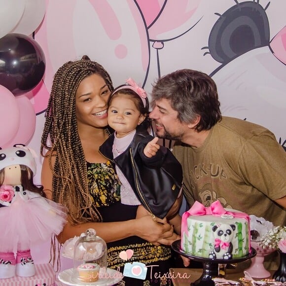 'Quero passar valores que são fundamentais. Honestidade, humildade e humanidade são pilares para mim. Ela precisa que eu continue acreditando e que eu não deixe o medo me corromper', declarou Juliana Alves