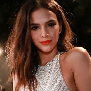 Bruna Marquezine está na Europa após prestigiar desfiles das Semanas de Moda de Milão e Paris