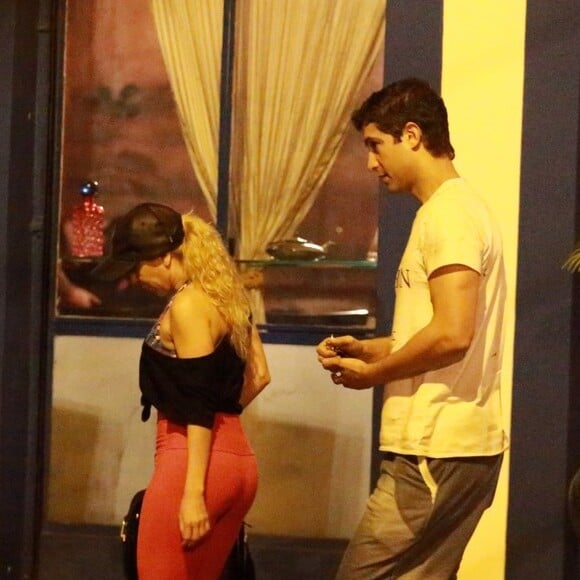 Joelma disse que está solteira e afastou os rumores de reconciliação com Alessandro Cavalcante