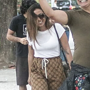 Anitta se diverte com David Brazil