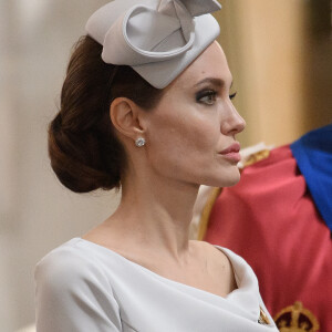 Angelina Jolie não tem se alimentado direito e emagreceu bastante nas últimas semanas