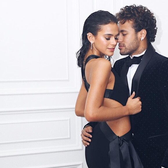 'Esse é o problema... vocês acreditam em tudo', lamentou Bruna Marquezine para fãs após rumores de novo término