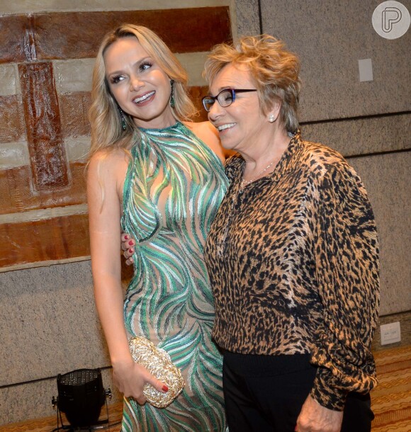 Eliana leva a mãe, Eva Michaelichen, a leilão beneficente da AACD, no Grand Hyatt, em São Paulo, na noite desta quarta-feira, 10 de outubro de 2018
