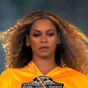 Na entrevista, Beyoncé falou que não se pressiona a ter corpo de antes da gravidez dos gêmeos