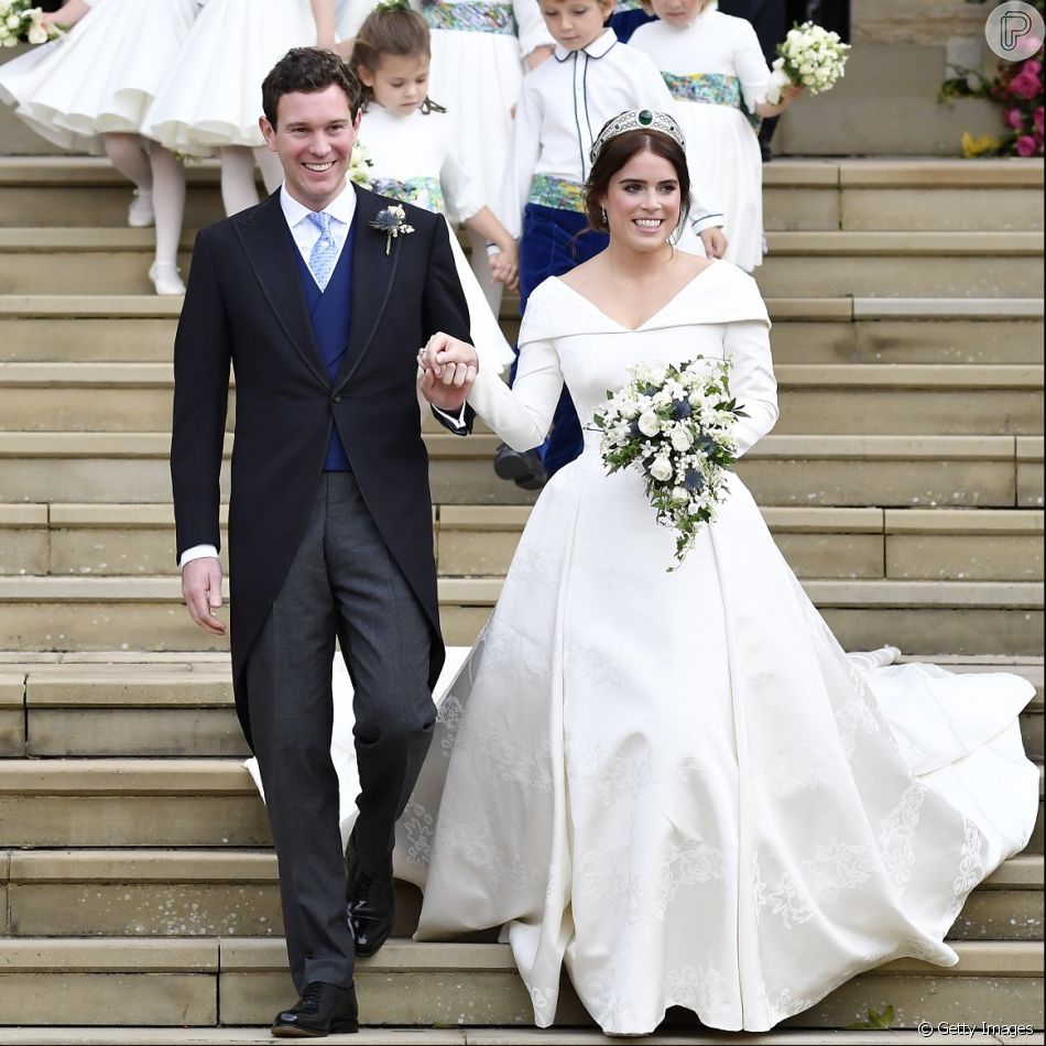 Princesa Eugenie de York usa vestido com decote e tiara de ...