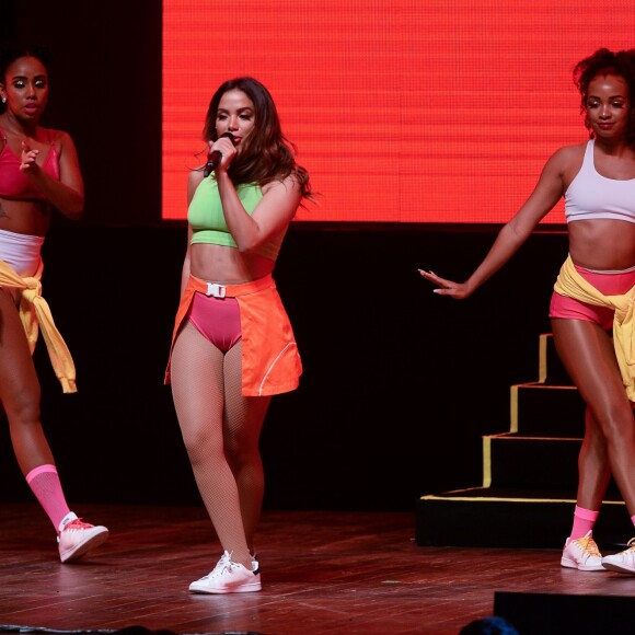 Anitta agitou fãs com sucessos 'Essa Mina é Louca', 'Bang', 'Paradinha', 'Vai Malandra', 'Machika' e 'Sim ou Não' 