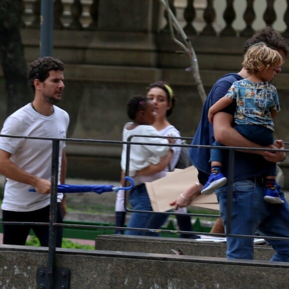 Sophie Charlotte e Daniel de Oliveira foram embora de metrô