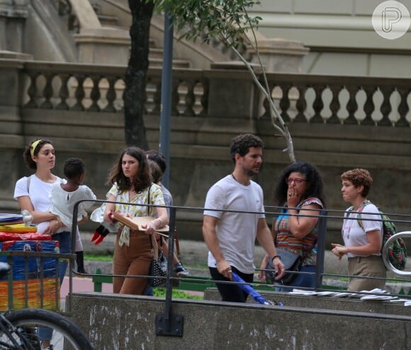 Sophie Charlotte, Daniel de Oliveira e Leandra Leal ajudaram a distribuir mil palcas de rua com o nome de Marielle Franco