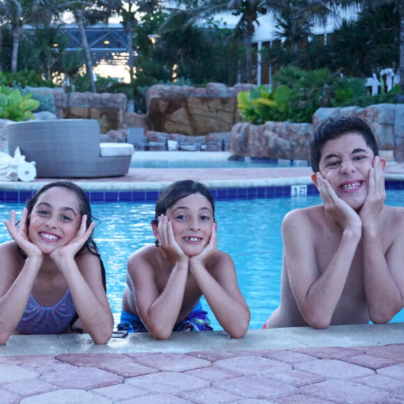 Marcos Mion tem três filhos: Romeo, de 13 anos, Donatella, de 10, e Stefano, de 9