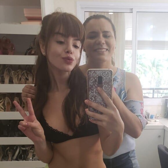 Giovanna Lancellotti diminui retenção de líquido do corpo com massagem