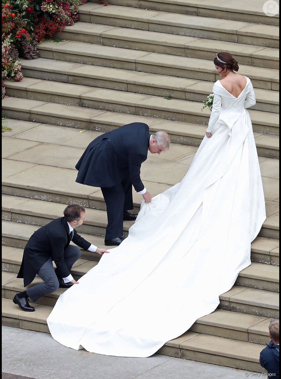 vestido de noiva princesa com cauda longa