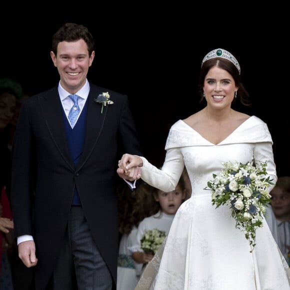 Eugenie de York combinou o moderno e o clássico em seu vestido de noiva