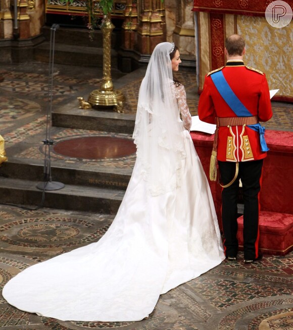 A cauda do vestido de Kate Middleton tinha 2,7 metros