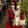 Kate Middleton escolheu um vestido tradicional e bem romântico para subir ao altar com Príncipe William