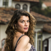 Novela 'Espelho da Vida': Isabel assume namoro com Marcelo e Lenita se vinga