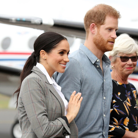 Meghan Markle usou um blazer com estampa príncipe de Gales