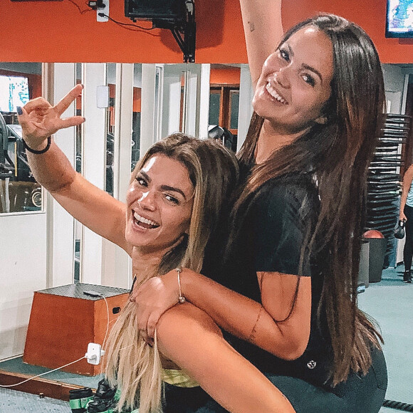 Suzanna Freitas fez a primeira progressiva aos 5 anos de idade e disse que era chamada de 'poodle' por causa dos cachos