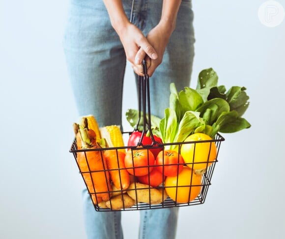 'A dieta nórdica é muito eficiente e pode ser feita com o alto consumo de frutas, vegetais e a ingestão de tudo originário da natureza', explica Nicole Magluf, destacando as possíveis substituições por produtos