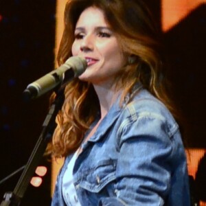 'Com a rotina que eu levo, às vezes, realmente, não é nada fácil. Mas já há cerca de 3 anos que tenho o acompanhamento da Dra. Priscilla Dutra, médica nutróloga', contou Paula Fernandes