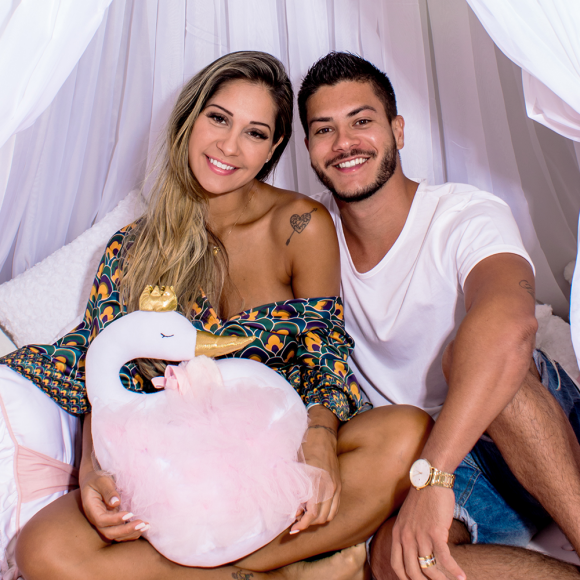 Mayra Cardi e Arthur Aguiar estão à espera da primeira filha, Sophia