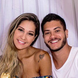 Mayra Cardi e Arthur Aguiar já estão com o quarto da filha pronto para recebê-la