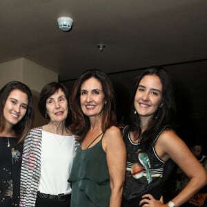 Sempre que Fátima compartilha fotos com as filhas, Laura e Beatriz, fãs destacam a semelhança entre as três