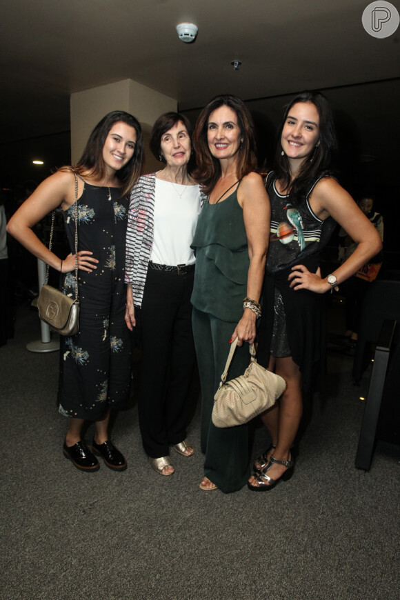 Sempre que Fátima compartilha fotos com as filhas, Laura e Beatriz, fãs destacam a semelhança entre as três