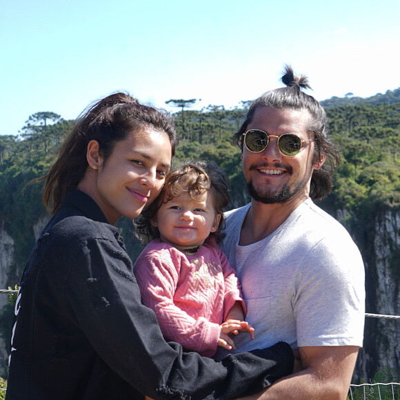 Filha de Bruno Gissoni e Yanna Lavigne, Madalena curte 'primeira night' com a tia, em 21 de outubro de 2018