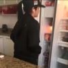 Maiara mostrou a irmã, Maraisa, atacando a geladeira nesta segunda-feira, 22 de outubro de 2018