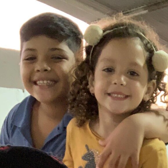 Wesley Safadão visitou haras com os filhos Ysis e Yhudy nesta segunda-feira, 22 de outubro de 2018