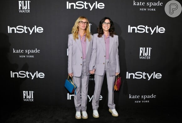 Julia Roberts e a estilista das celebridades Elizabeth Stewart usaram terno de alfaiataria Givenchy, verão 2019