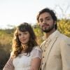 Após par romântico como Ema e Ernesto, em 'Orgulho & Paixão', Agatha Moreira e Rodrigo Simas continuam próximos, mas não confirmam se estão juntos