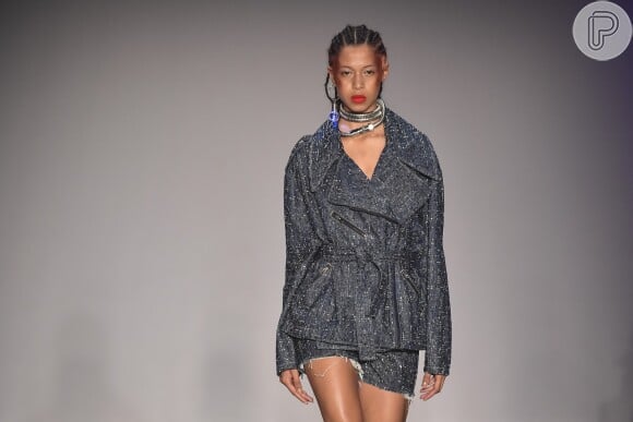 Bermuda nas passarelas do São Paulo Fashion Week: a Two Denin criou um cojuntinho com bermuda jeans