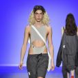 Bermuda nas passarelas do São Paulo Fashion Week: look sem gênero da Korshi