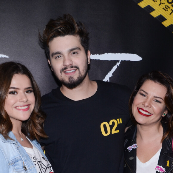 Maisa Silva e Fernanda Souza posaram com Luan Santana nesta sexta-feira, 26 de outubro de 2018