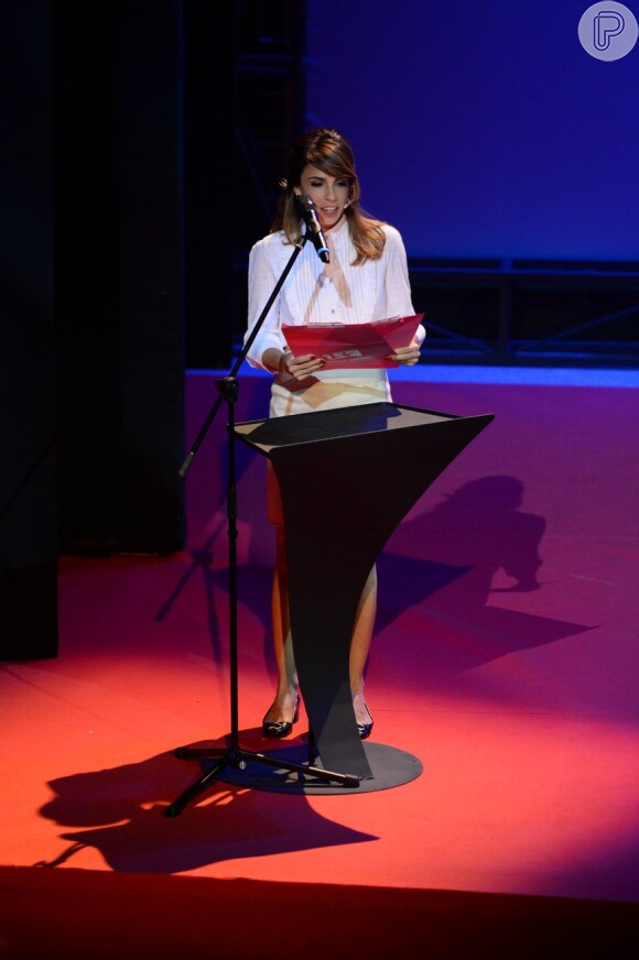 Maria Ribeiro, de 'Império', apresentou o Grande Prêmio do Cinema Brasileiro, no Theatro Municipal no Rio de Janeiro