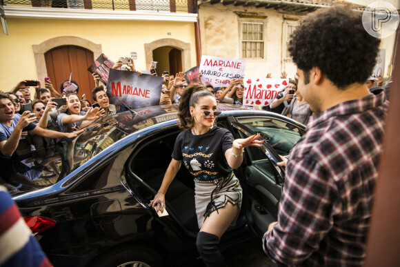 No próximo capítulo da novela 'Espelho da Vida', do dia 10 de novembro, Mariane (Kéfera Buchmann) expulsará várias meninas do quarto de Mauro César (Rômulo Arantes Neto)