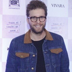 Thiago Gagliasso marcou presença na sessão para convidados do filme 'Todas As Canções de Amor