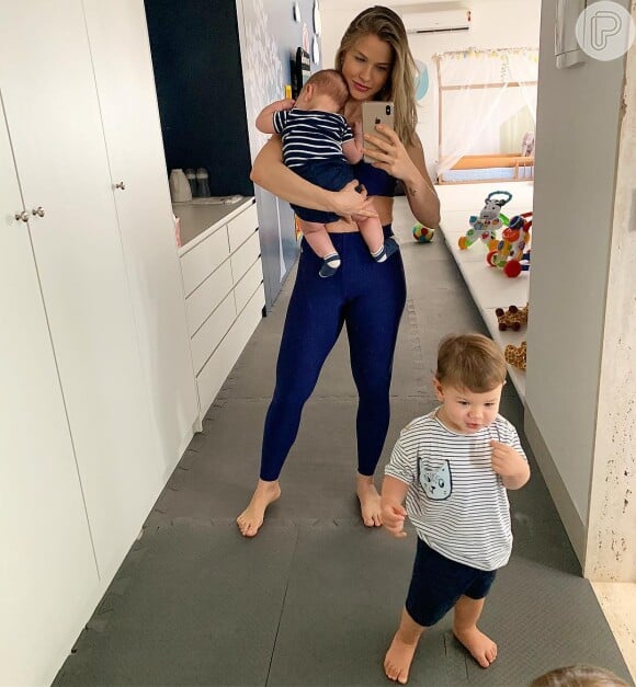 Andressa Suita posa com os filhos, Gabriel e Samuel, em foto no Instagram, em 1º de novembro de 2018