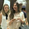 Camila Queiroz e Klebber Toledo passearam pelo shopping Village Mall, na Barra da Tijuca, zona oeste do Rio