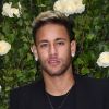 Neymar mantém ainda tatuagens feitas em homenagem a Bruna Marquezine: um 'BM' e o desenho da Mulher-Gato, fantasia que ela usou em 2016 no aniversário de Gabriel Medina