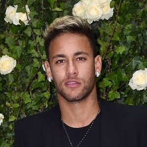 Neymar mantém ainda tatuagens feitas em homenagem a Bruna Marquezine: um 'BM' e o desenho da Mulher-Gato, fantasia que ela usou em 2016 no aniversário de Gabriel Medina