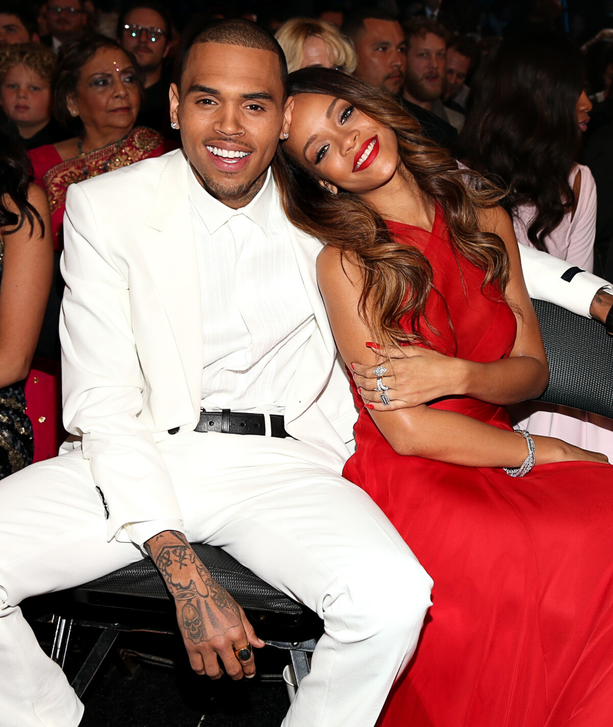 Rihanna e Chris Brown juntos? Cantor lança mais uma música em parceria com  a ex-namorada! - Purebreak