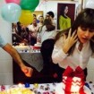 Alessandra Negrini, de 'Boogie Oogie', ganha festa surpresa de aniversário