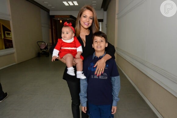 Nivea Stelmann prestigiou a festa de Fernanda Rodrigues com os filhos, Miguel e Bruna